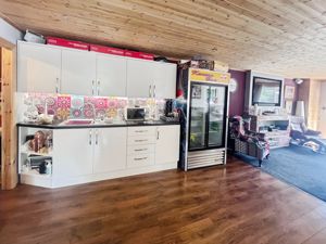 Annexe- click for photo gallery